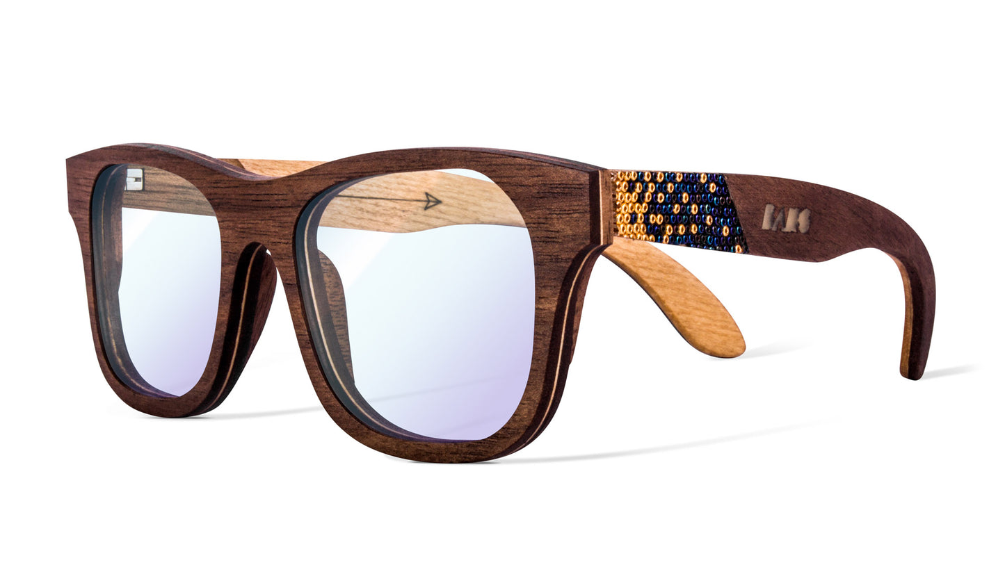 Vista lateral, fondo blanco, lentes de madera bang, armazón para lentes graduados, modelo cometa