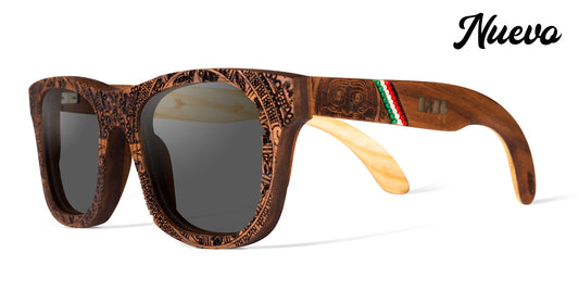 Lentes mexicanos Bang, modelo Mexa vista lateral, fondo blanco, lentes de madera, conmemorativos de México