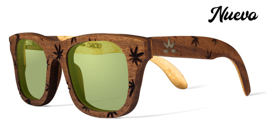 Lentes Paradise de Bang, micas verde, polarizadas, vista lateral, grabado de cannabis, fondo blanco