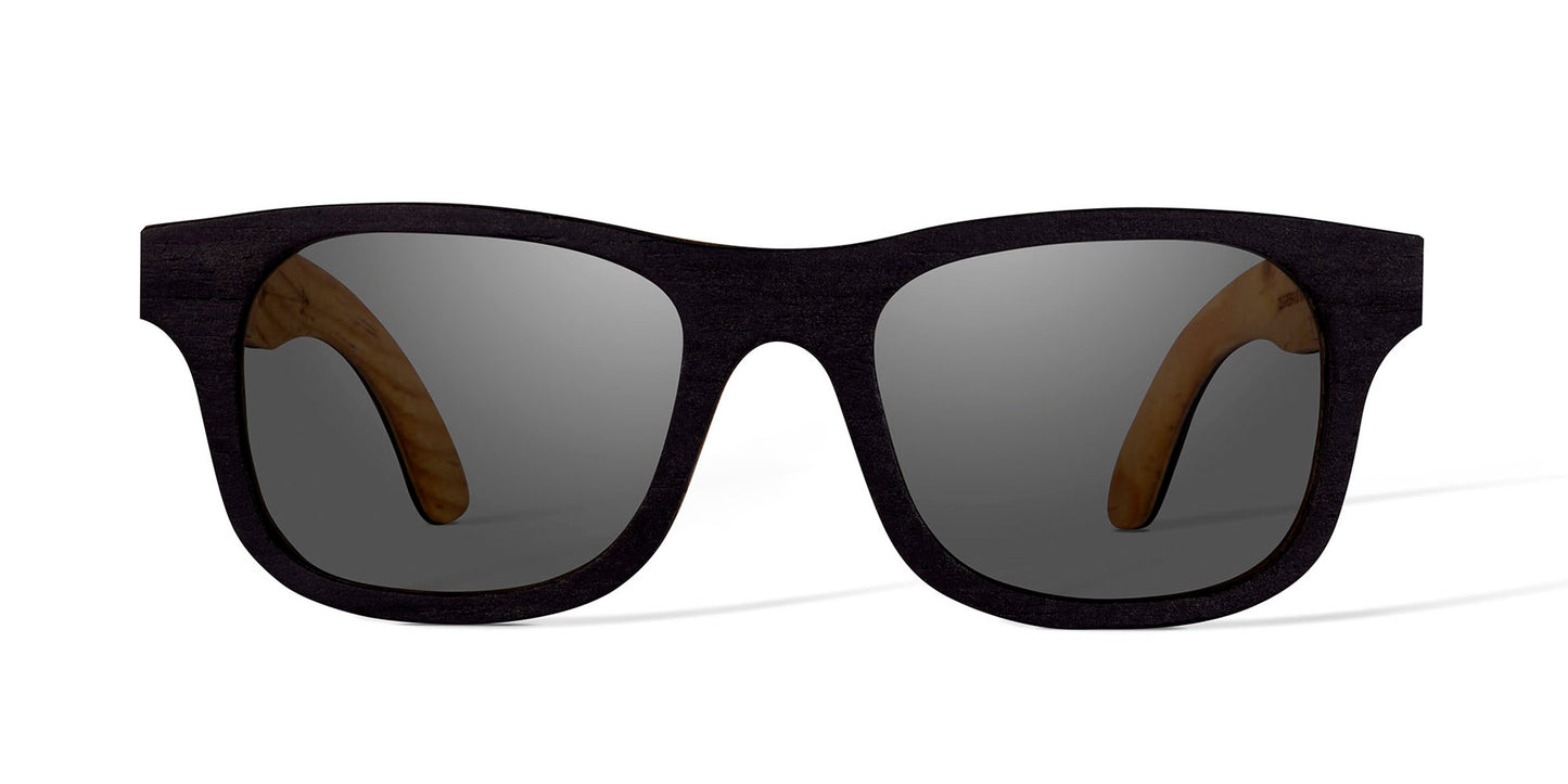 Lentes de sol Bang, frente oscuro, modelo lluvia, fondo blanco